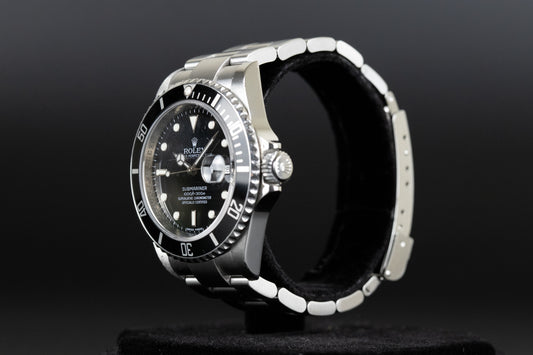 Rolex 16610 Submariner Date with Rehaut No Holes Black Dial