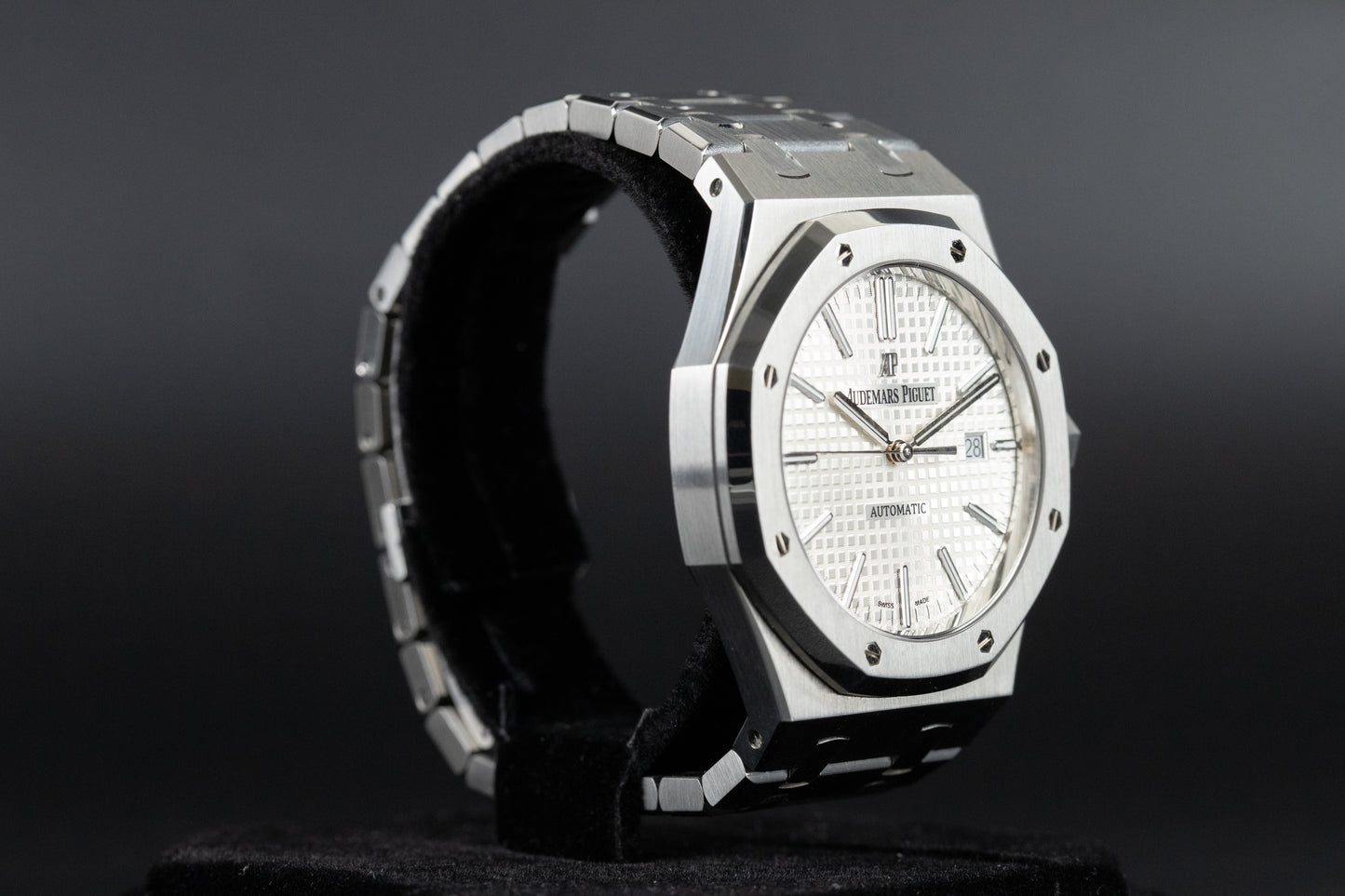 Audemars Piguet 15400ST Royal Oak White Dial