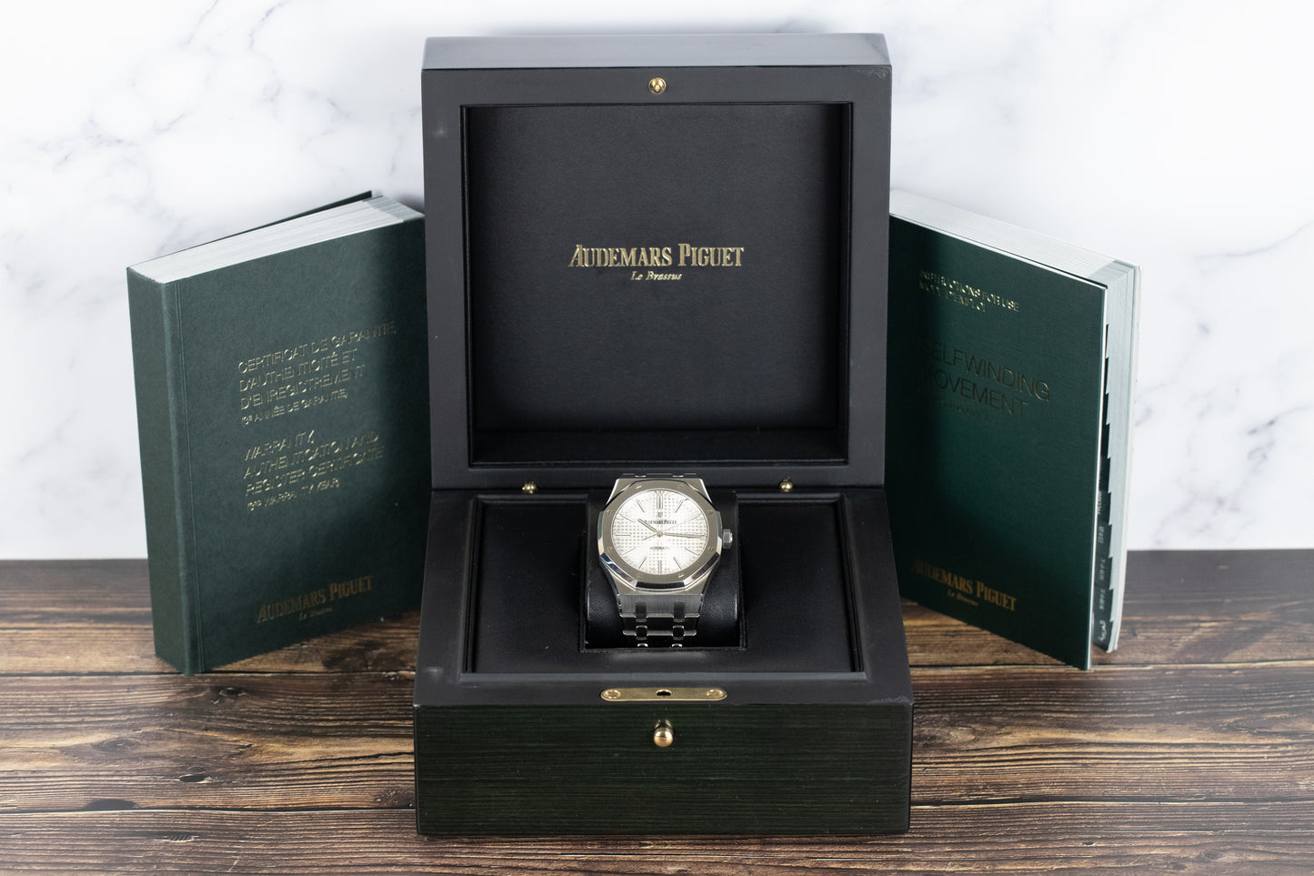 Audemars Piguet 15400ST Royal Oak White Dial