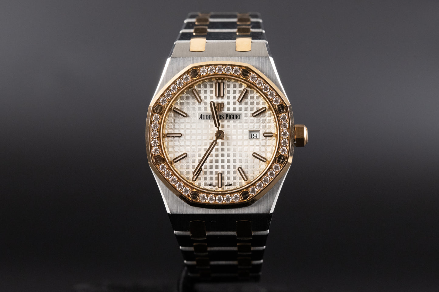 Audemars Piguet 67651SR Lady Royal Oak White Dial Diamond Bezel