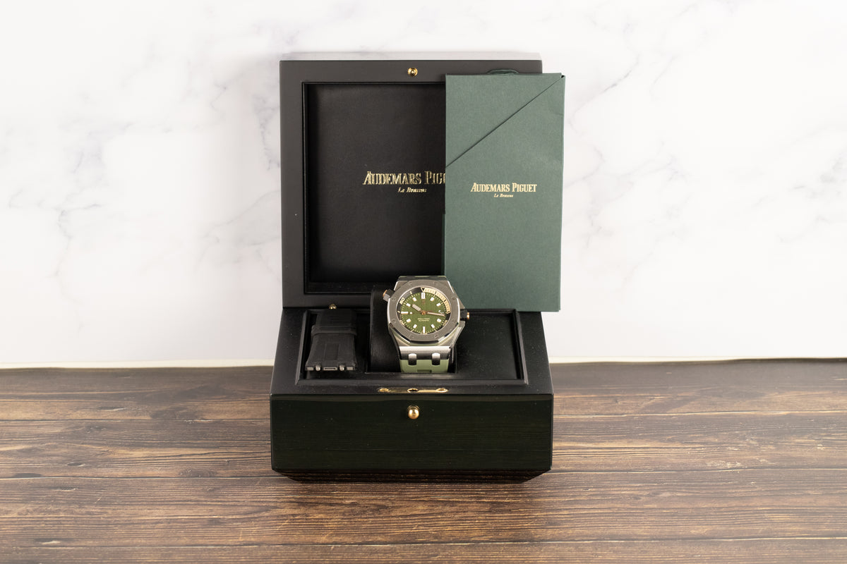 Audemars Piguet<br>15720ST Royal Oak Offshore Diver Green Dial