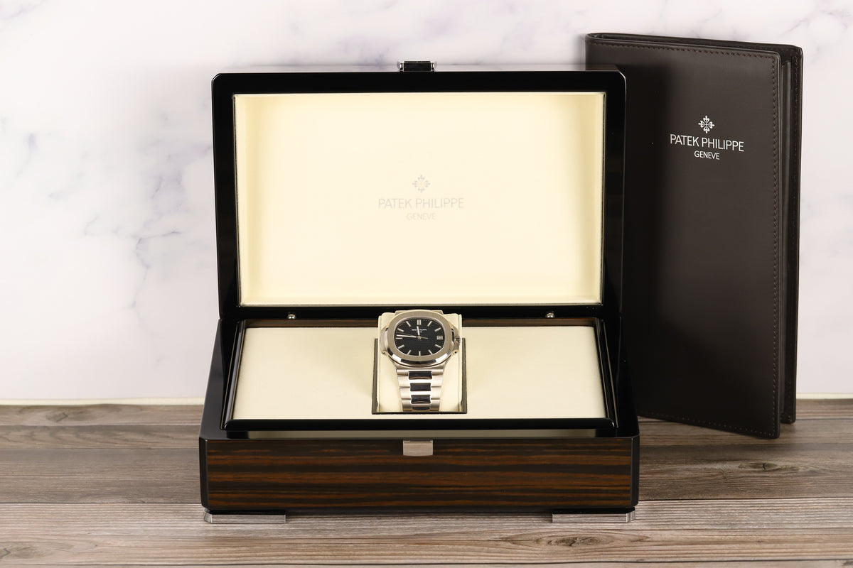 Patek Philippe 5811/1G Nautilus Blue Dial