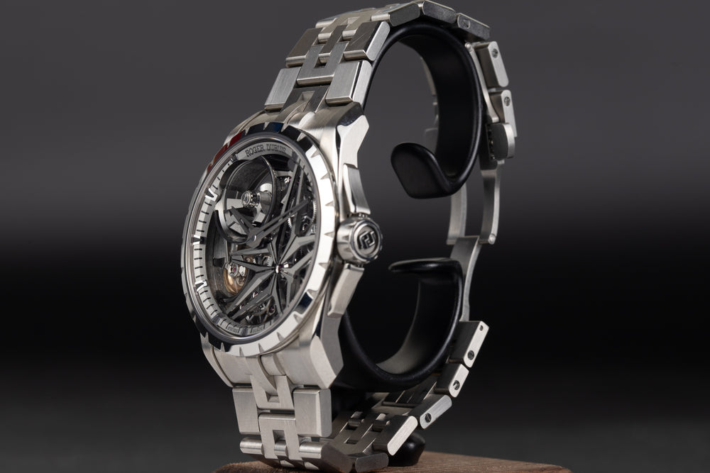 Roger Dubuis<br>DBEX0956  Excalibur Monobalancier Titanium Skeleton Dial