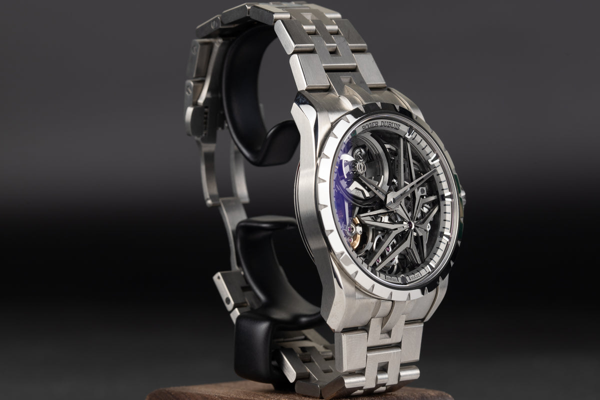 Roger Dubuis<br>DBEX0956  Excalibur Monobalancier Titanium Skeleton Dial