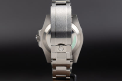 Rolex 116610LV Submariner 'Hulk'