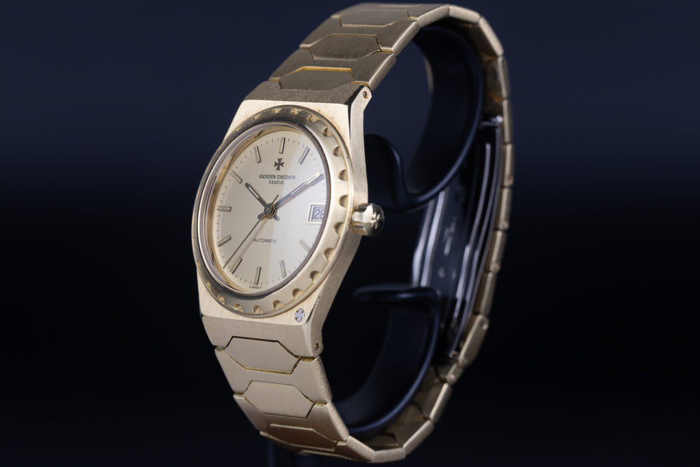 Vacheron Constantin<br>46003 Overseas 222