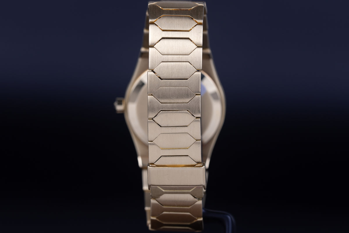 Vacheron Constantin<br>46003 Overseas 222