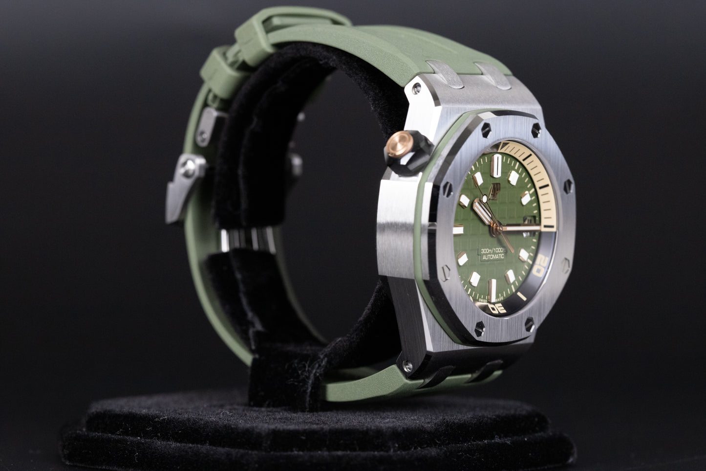 Audemars Piguet 15720ST Royal Oak Offshore Diver Green Dial