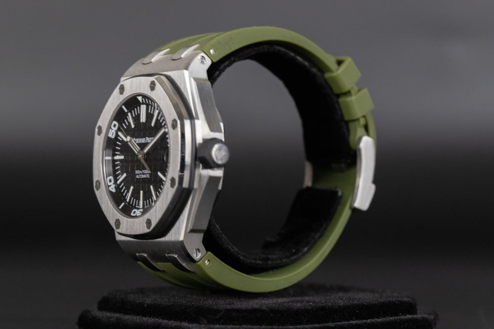 Audemars Piguet<br>15710ST Royal Oak Offshore Diver Black Dial