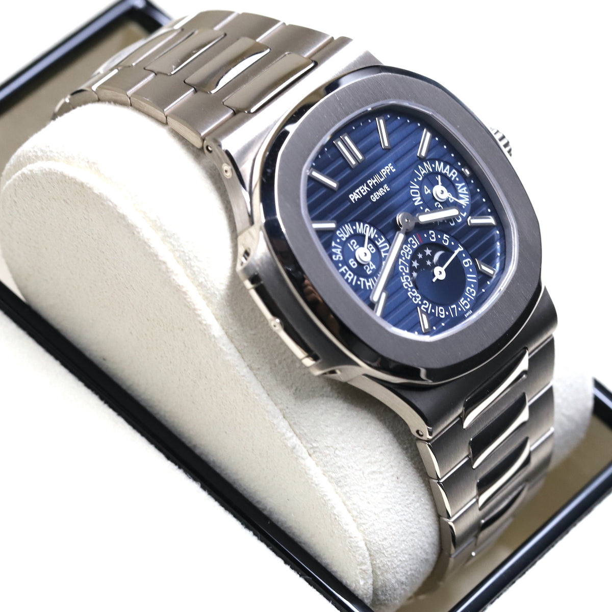 Patek Philippe<br>5740/1G Nautilus Perpetual Calendar