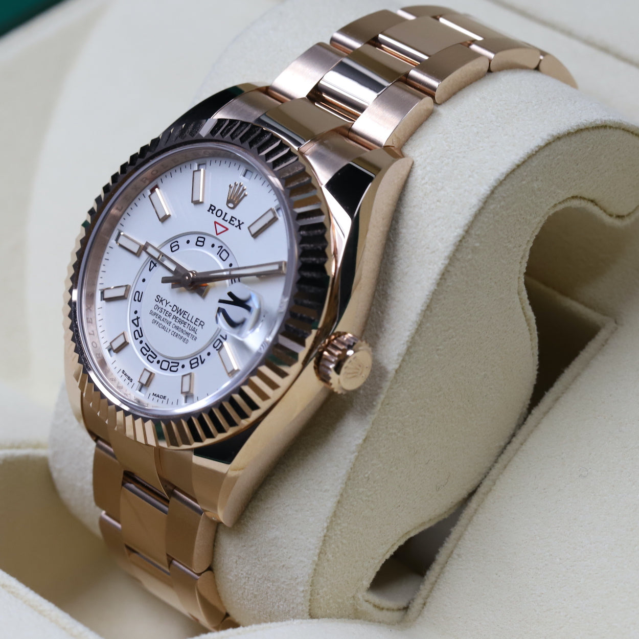 Rolex<br>326935 Sky-Dweller White Dial