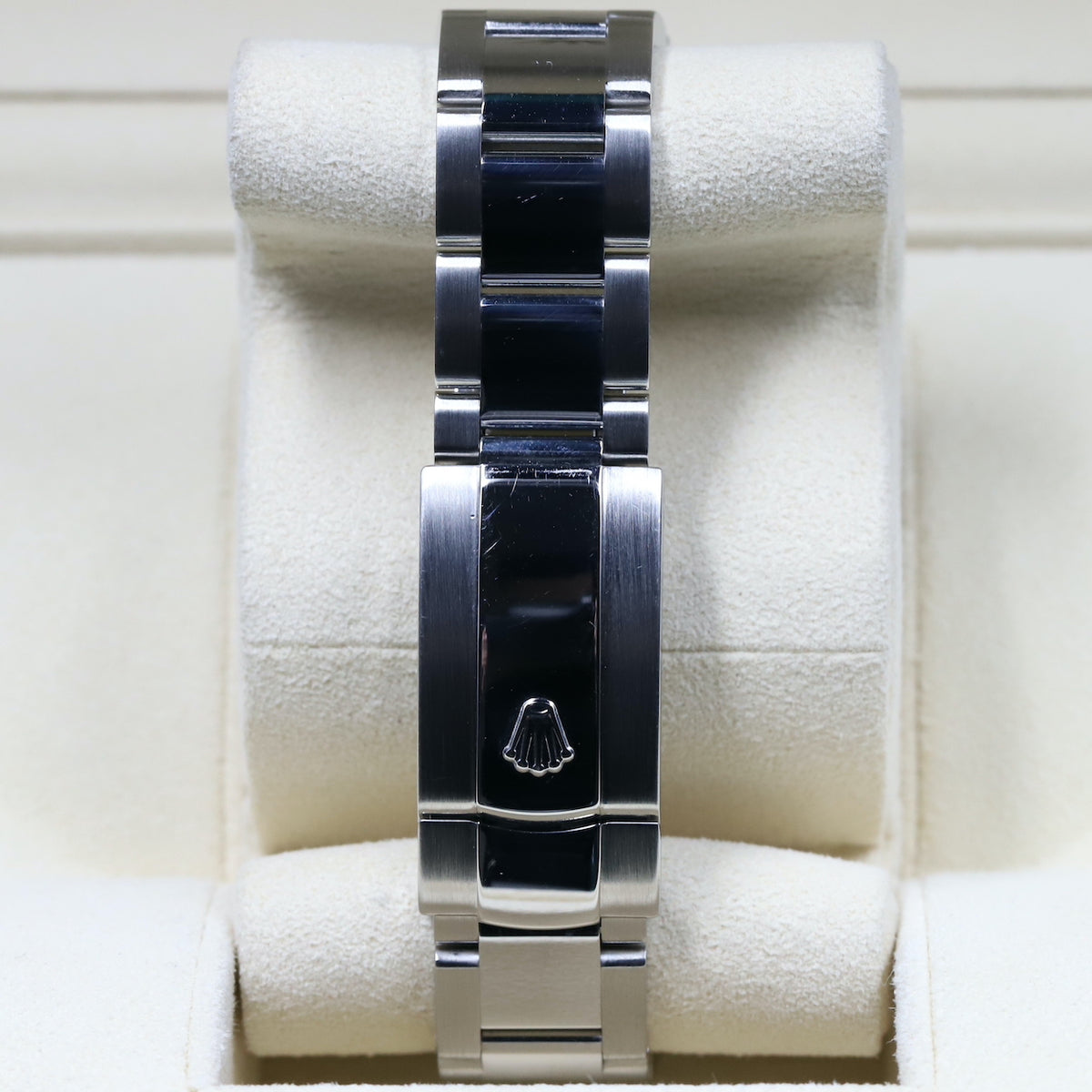 Rolex<br>126334 Datejust 41 Silver Arabic Numeral Dial