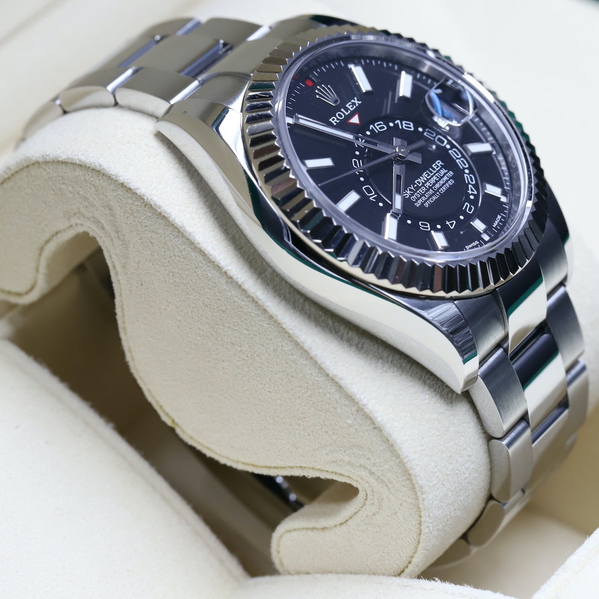 Rolex<br>326934 Sky-Dweller Black Dial