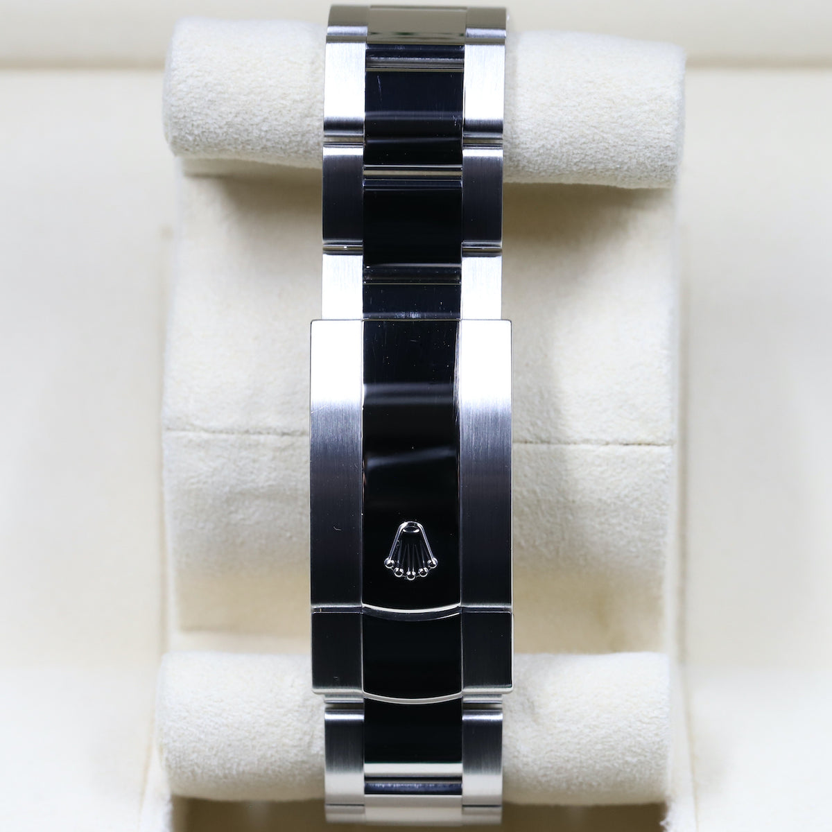 Rolex<br>326934 Sky-Dweller Black Dial