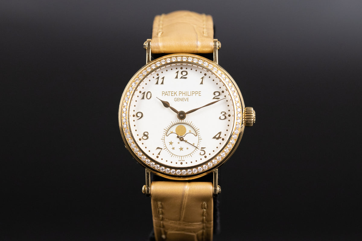 Patek Philippe 7121J Calatrava Moonphase Complications
