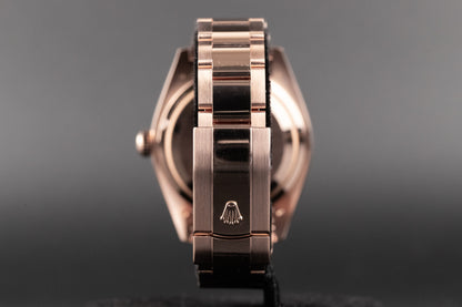 Rolex<br>326935 Sky-Dweller Sundust Dial