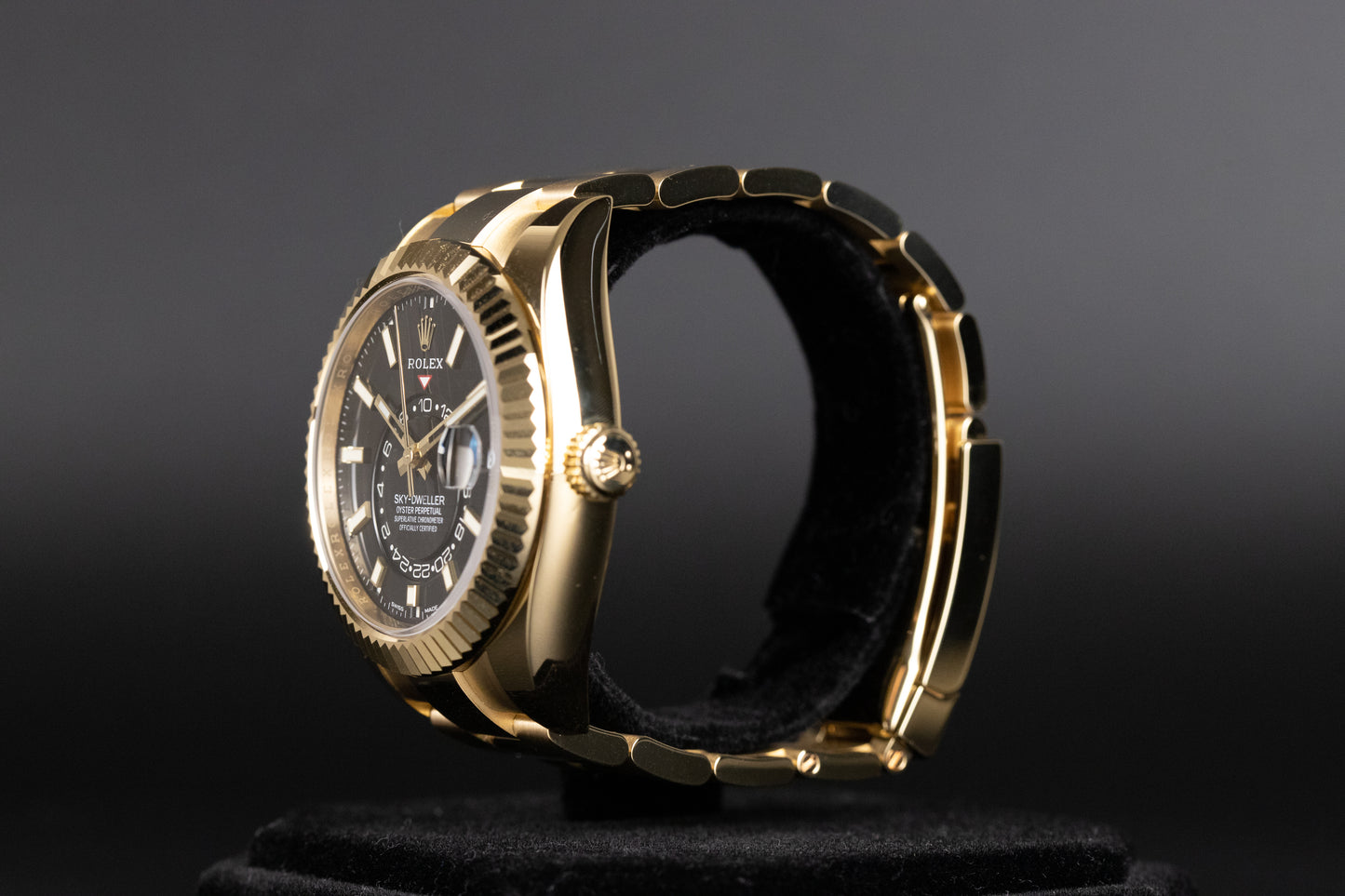 Rolex<br>326938 Sky-Dweller Black Dial